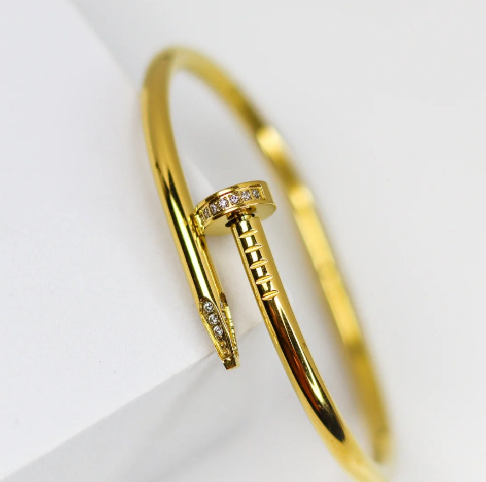 Gold Anti Tarnish AD Welded Nail Bracelet